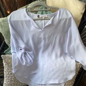 Chic periwinkle top
